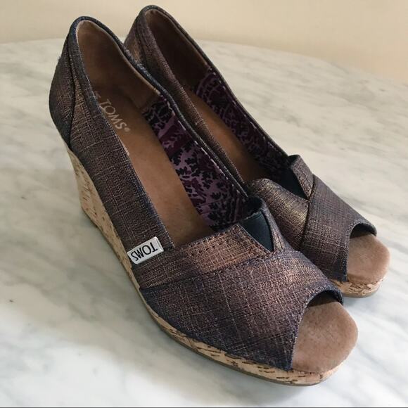Toms Calypso Peep Toe Copper Azar Metallic Wedges Women's Size 6.5 - Picture 2 of 8